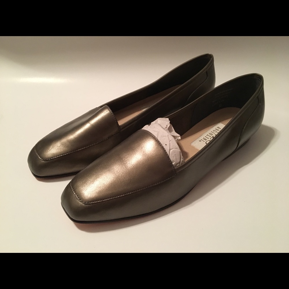 Vintage Enzo Angiolini Pewter Leather Loafers
